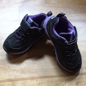 K Sport black and purple shoe size 10.5 kids